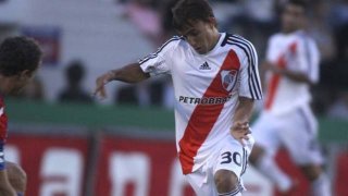 Argentina: estrella de River Plate grave tras accidente