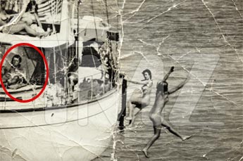 Difunden una foto de John F. Kennedy rodeado de mujeres desnudas