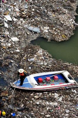El río Amarillo contaminado con diesel afectará el suministro de agua potable a millones de chinos