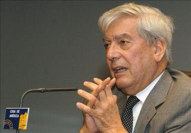 El triunfo de Piñera en Chile va a ser un hito en América Latina, dice pletórico el escritor de derecha Mario Vargas Llosa