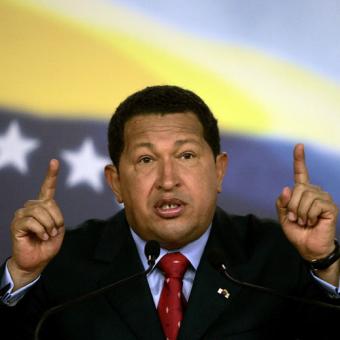 Chávez saca militares a la calle a controlar precios