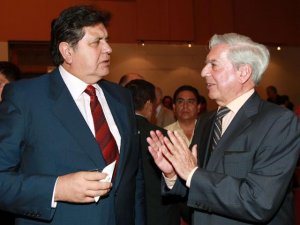 Vargas Llosa quiere presidentes de derecha para América Latina y si son millonarios, mejor