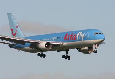 Un hombre amenaza con falsa bomba y obliga a desviar vuelo Amsterdam-Aruba