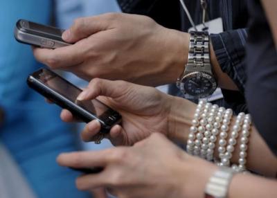 Colecta por SMS en EEUU hace que fluyan millones de dólares para Haití