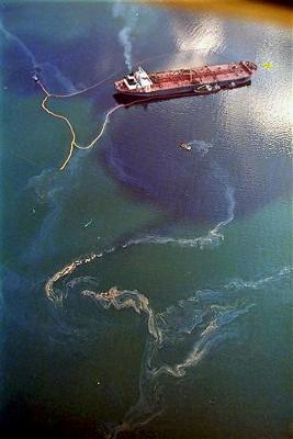 Choque de dos barcos causó derrame de petróleo en Texas