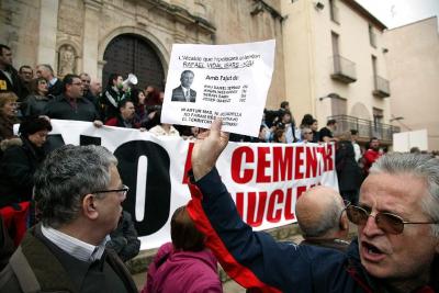 España se agita contra los cementerios nucleares