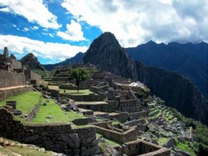 10 helicópteros evacuarán a turistas varados en Machu Picchu