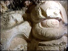 Descubren gigantesco mascarón maya
