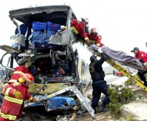 Tragedia en Bolivia: 10 muertos y 82 heridos al chocar dos ómnibus