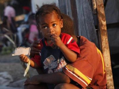 10 estadounidenses detenidos cuando robaban 33 niños de Haití