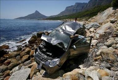 12 muertos al chocar varios vehículos en Sudáfrica