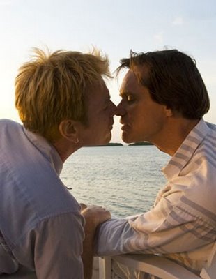 El beso "homo" de dos titanes de la pantalla