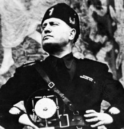 La última fiebre fascista en Italia...¡Pon a Mussolini en tu iPhone!
