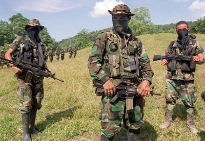Human Rights Watch alerta de nuevos grupos paramilitares en Colombia y "tolerancia" del gobierno