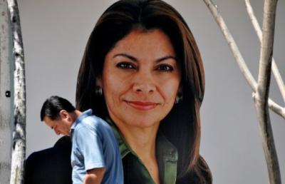 Una hermosa morocha va por la presidencia de Costa Rica