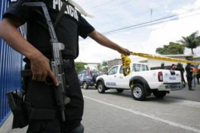 Policías interrumpen un funeral en Costa Rica y se llevan al difunto