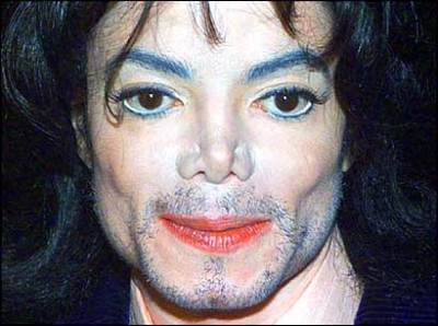 El fantasma de Michael Jackson le pide perdón a su ex mujer