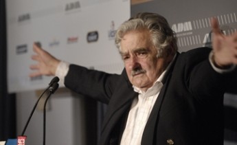 "Amigos"...Mujica fascinó a empresarios del mundo