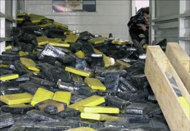 La policía colombiana halla una tonelada de cocaína en las paredes de un camión