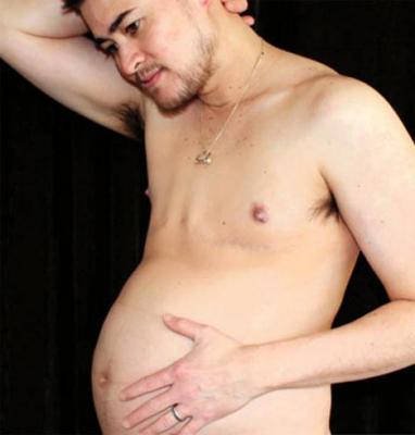 Transexual estadounidense embarazado por tercera vez