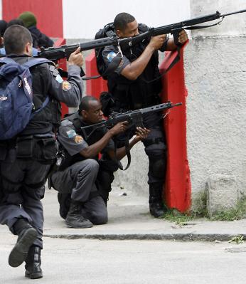 8 muertos en enfrentamiento entre narcotraficantes y policías en Río de Janeiro