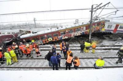 20 muertos al chocar dos trenes en Bélgica