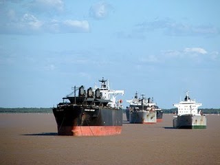 Piratas navegan en el Río Paraná y la alarma se extiende a todo el Mercosur