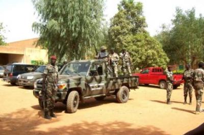 Miles de nigerinos se manifiestan en apoyo a la junta militar golpista