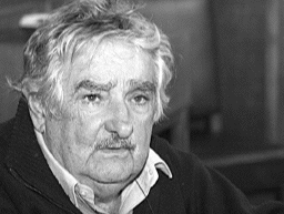 "Blooper" de "El País" de Madrid que atribuyó a Mujica ofensivos comentarios de Batlle contra los argentinos