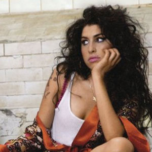Amy Winehouse cambia las drogas por los zapatos