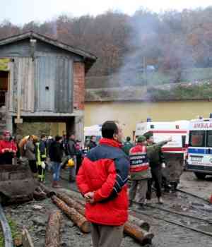 13 trabajadores muertos por explosión y derrumbe en una mina de Turquía