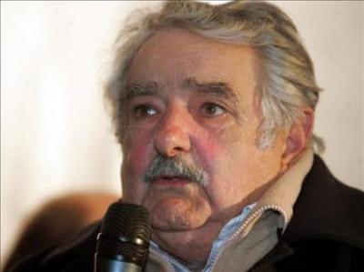 Caminata de Mujica a 72 horas de su toma de posesión revoluciona a Montevideo