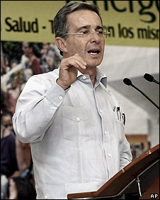 Corte Constitucional de Colombia dice "no" a la reelección de Álvaro Uribe