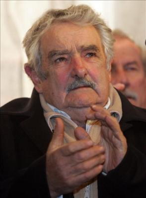 Mujica asume mañana, forzado a lograr pactos con el heterogéneo bloque oficialista