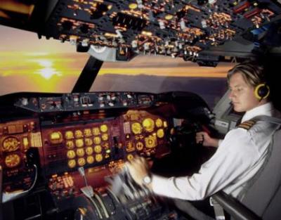 Un piloto se toma una pastilla para dormir en pleno vuelo