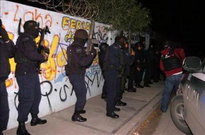 México: ataques en cadena del crimen organizado contras las fuerzas de seguridad se saldaron con 17 muertos
