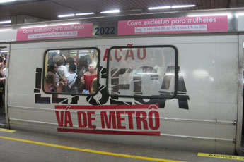 Involución previsible: un vagón exclusivo para mujeres para evitar acosos en subte argentino