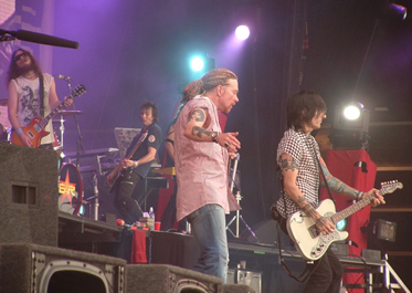 Sólo rayos y centellas impedirán actuación de Guns N Roses en el Estadio Centenario