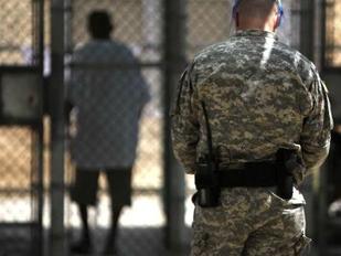 Un juez de EEUU ordena la puesta en libertad del "terrorista más peligroso" de Guantánamo