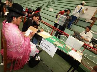 El partido de Evo Morales gana en cuatro de nueve departamentos