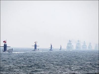 Japón asustado por el paso entre sus islas de 10 submarinos y destructores de la Marina china