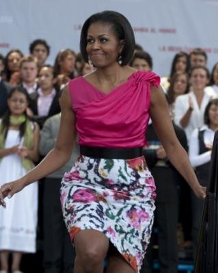 Michelle Obama baila, salta y alienta a los mexicanos