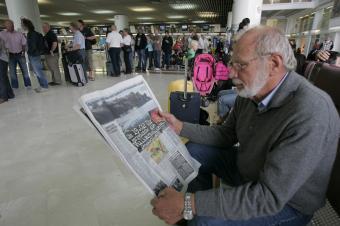 Reabren todos los aeropuertos españoles al alejarse la nube volcánica