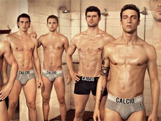La moda desnudó a 5 jugadores de fútbol italianos