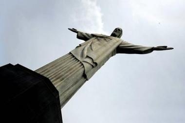 Se entregó el hombre que pintó la estatua del Cristo Redentor en Río de Janeiro