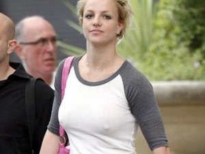 Padre de Britney Spears le prohíbe a su hija salir sin ropa íntima