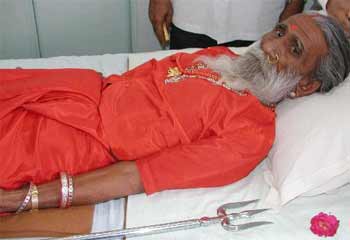 India: un hombre asegura que ha vivido 74 años sin comer ni beber