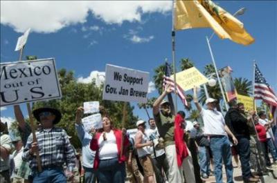 Defensores de los inmigrantes protagonizan "sentada" ante la Casa Blanca