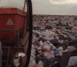 Clasificadores de residuos y el gobierno enfrentados en Uruguay