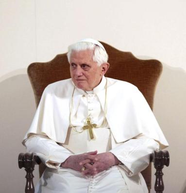 El Papa pide a los fieles que apoyen a los sacerdotes y a éstos, avanzar hacia "la perfección moral"